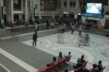 Foto mit Graufilter: Bahnhof Bangkok